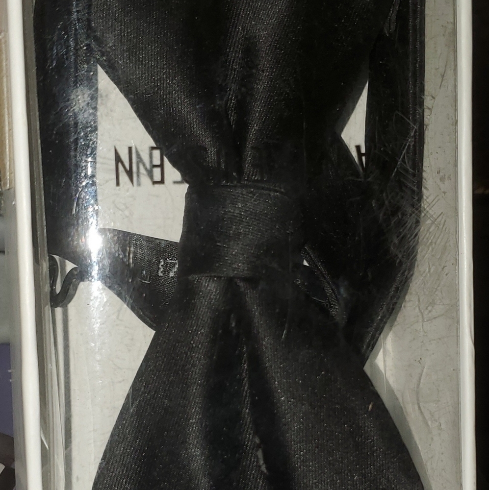 Tuxedo/Formal Accessory - Picture 4 of 4